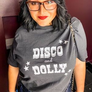 Disco & Dolly graphic t-shirt